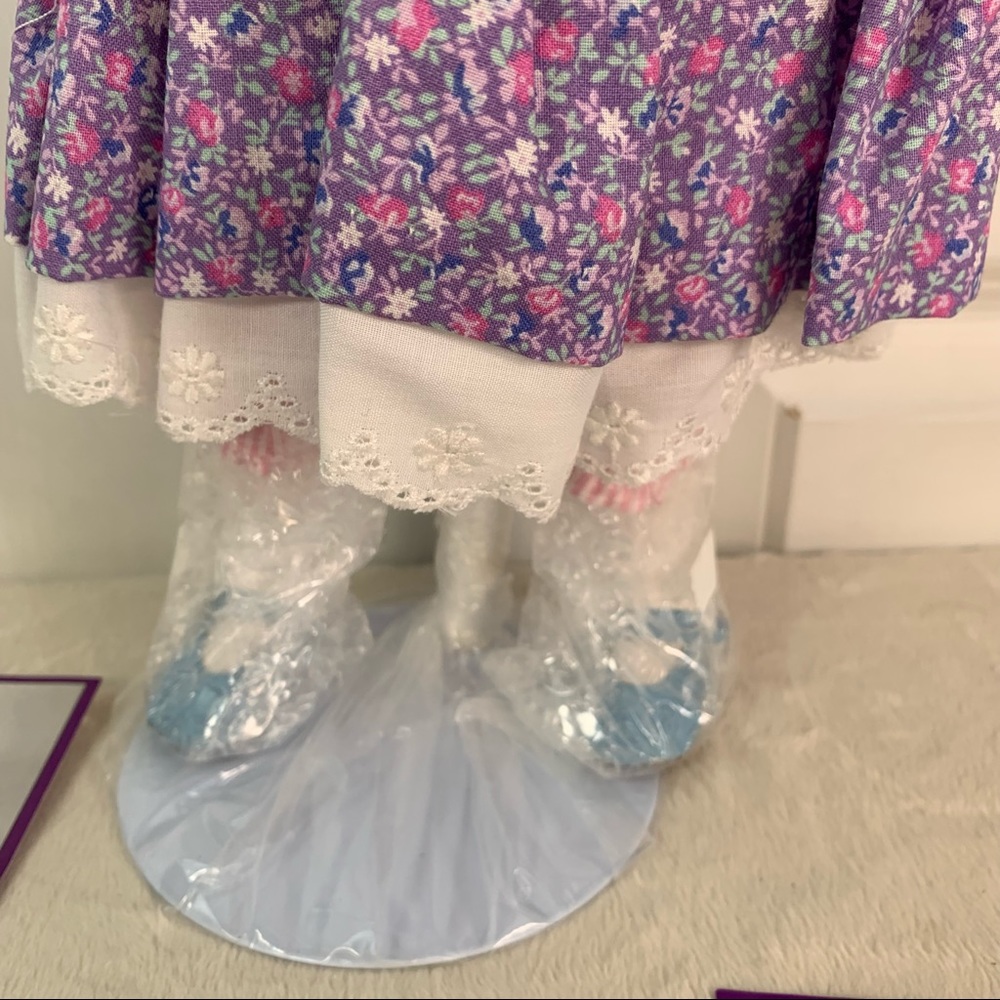 NEW Ashton Drake Galleries "Gathering Violets" Porcelain Doll - Picture 11 of 17